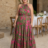 Midi haljina u roze boji sa elegantnim halter dekolteom