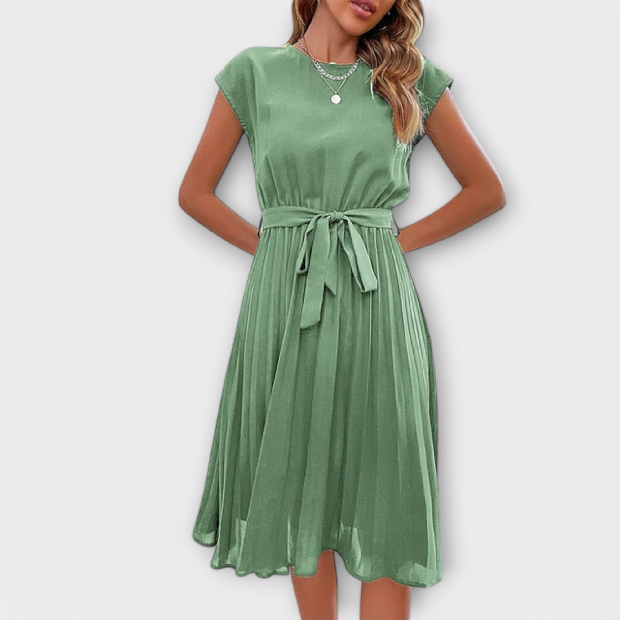 Claire - Mini Casual Haljina sa Kratkim Rukavima i Plisiranjem