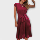Claire - Mini Casual Haljina sa Kratkim Rukavima i Plisiranim Detaljima