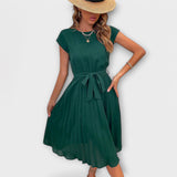 Claire - Mini Casual Haljina sa Kratkim Rukavima i Plisiranim Detaljima