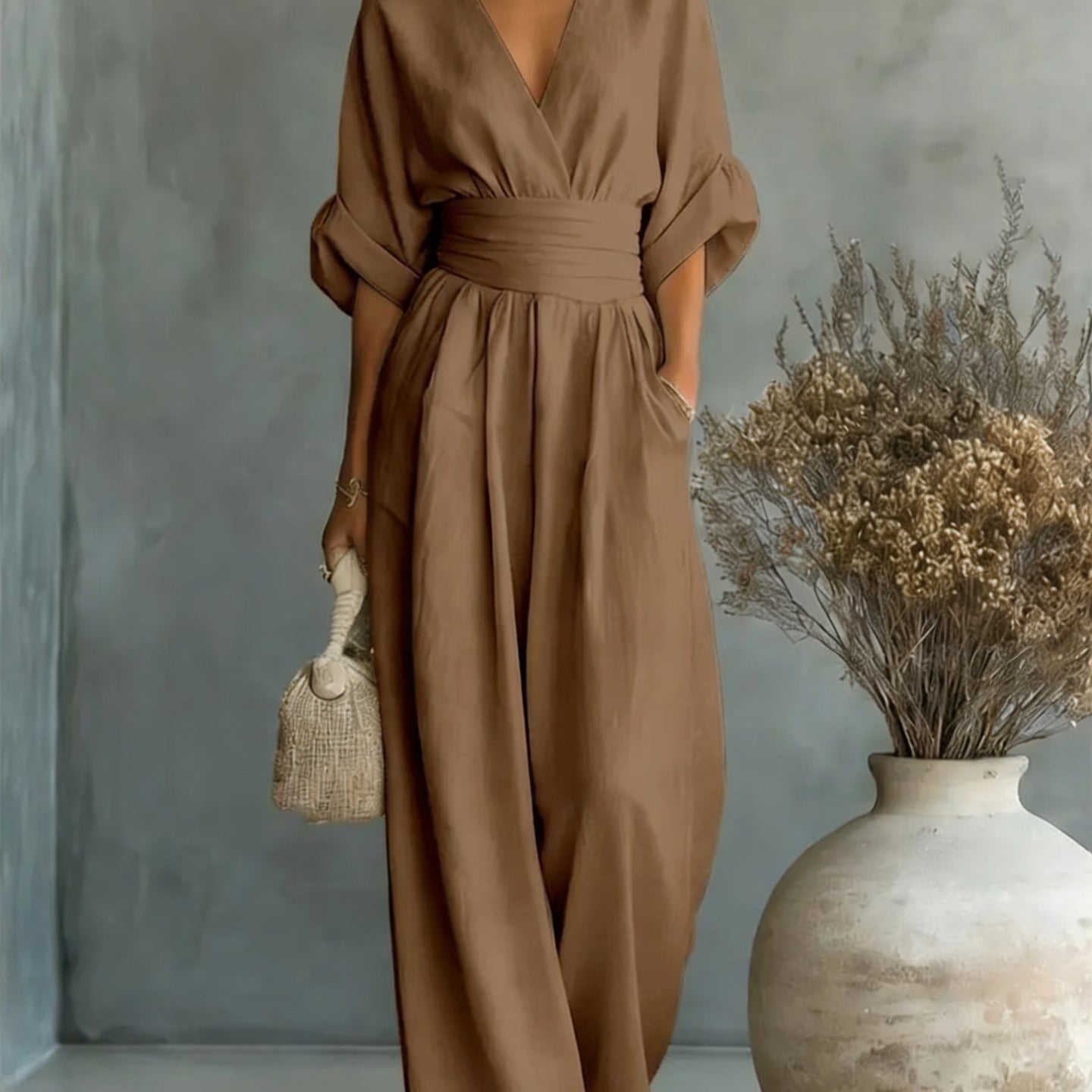 Elegantna Haljina u V, Otvorena Leđa i Fluidne Rukave - Maison Claire et Sylvie