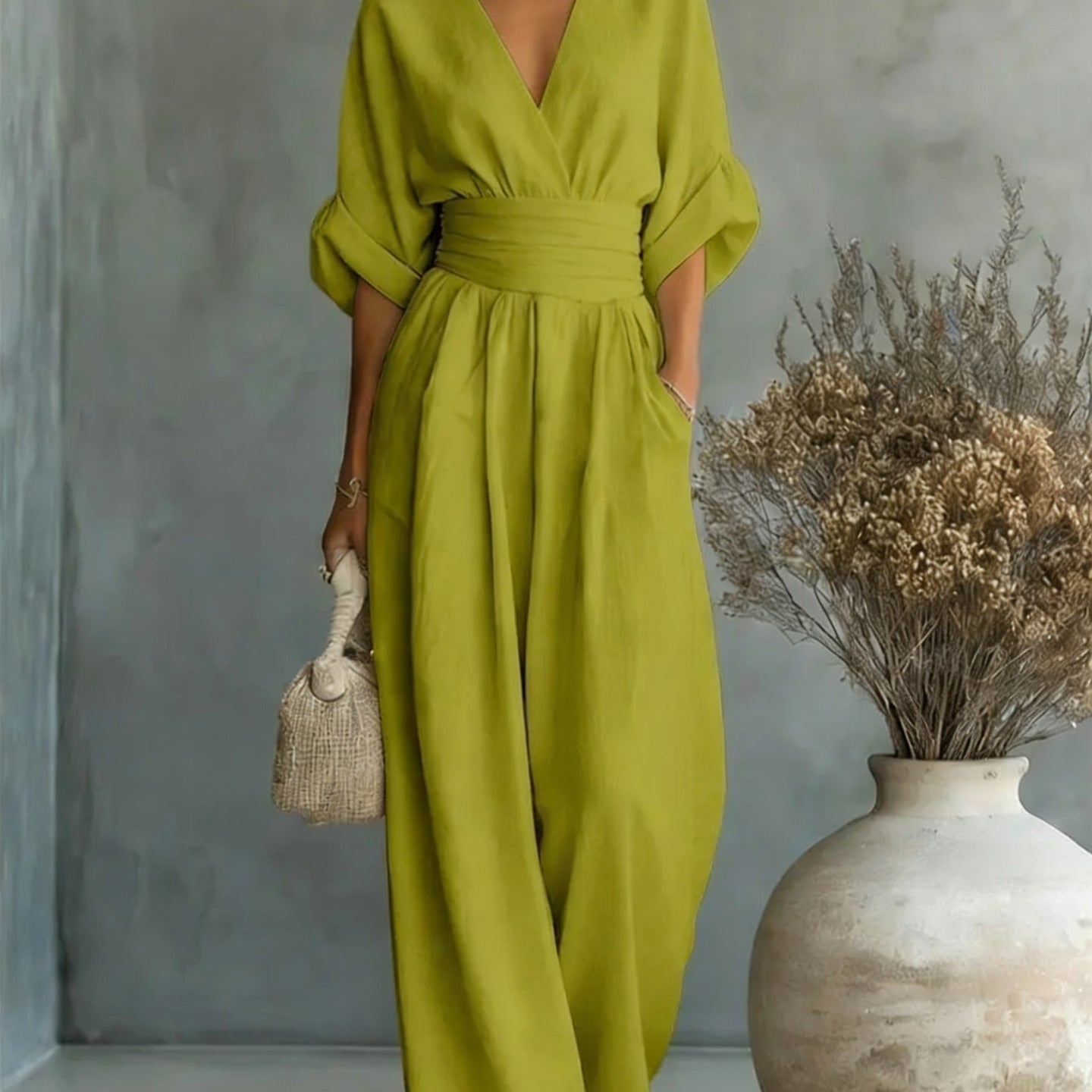 Elegantna Haljina u V, Otvorena Leđa i Fluidne Rukave - Maison Claire et Sylvie